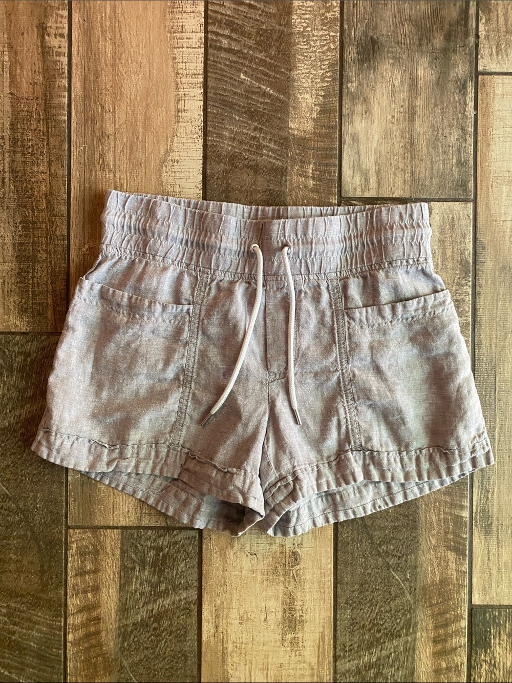 Athleta Cabo linen 4” Light Gray Drawstring Athletic Shorts - Picture 2 of 7